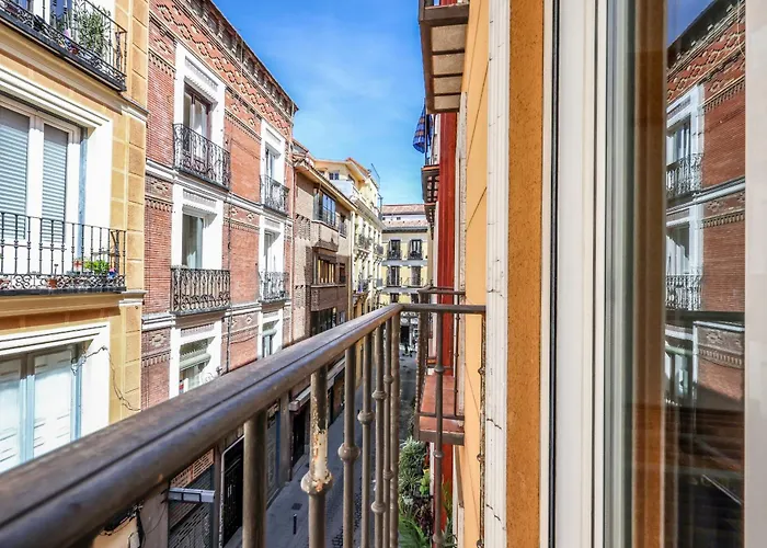 Apartamentos Reformados Para 6 Personas En Lavapies Alquiler Temporal