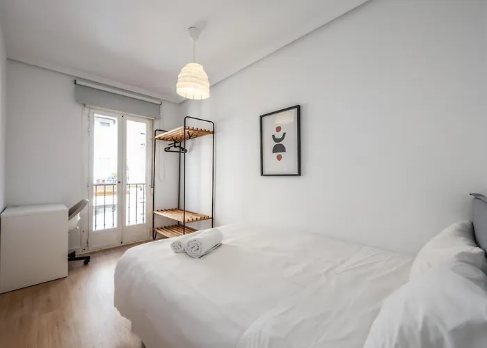 Apartamentos Reformados Para 6 Personas En Lavapies Alquiler Temporal
