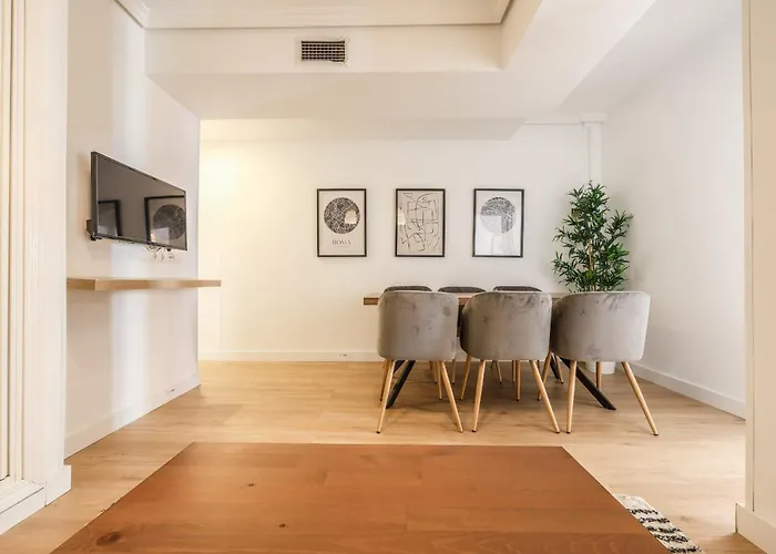 Apartamentos Reformados Para 6 Personas En Lavapies Alquiler Temporal